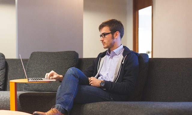 Na rynku brakuje pracowników. Pracodawcy zaczynają ich szukać…w szkołach średnich