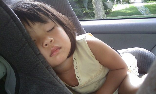 PRZEWÓZ DZIECI W FOTELIKACH BEZPIECZEŃSTWA