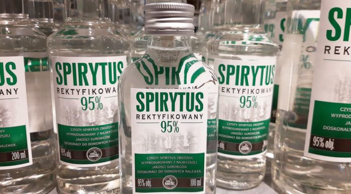 Japończycy alarmują: brakuje polskiej wódki, nie ma jak walczyć z koronawirusem