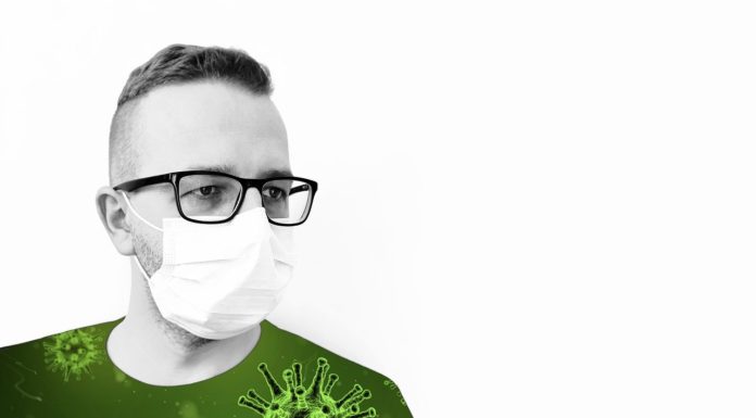 Od jutra Żabka sprzedaje maseczki ochronne za mniej niż 2 zł! Sieć zrezygnowała z zysku