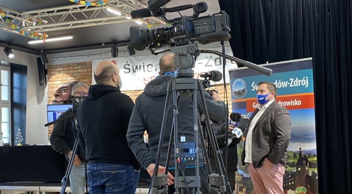 KONFERENCJA PRASOWA BURMISTRZA ŚWIERADOWA-ZDROJU (18-12-2020) – FILM